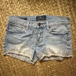LUCKY BRAND Embroidered cut off - shorts size 0